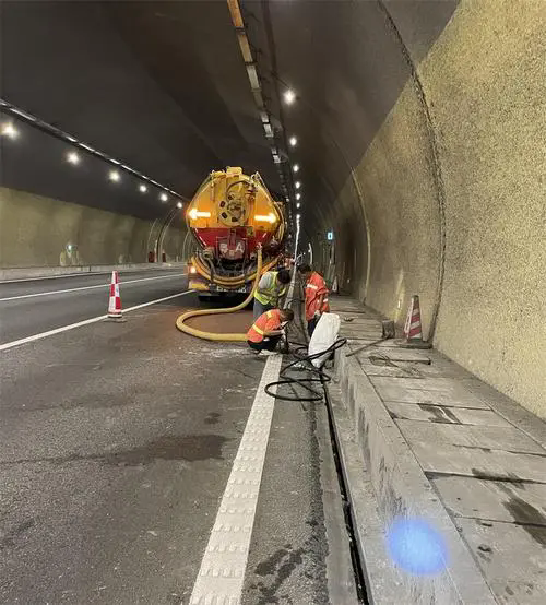 元门乡隧道排水渠清淤